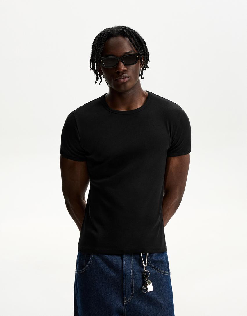 Pack com 3 camisetas slim caneladas - preto | vermelho | cinza