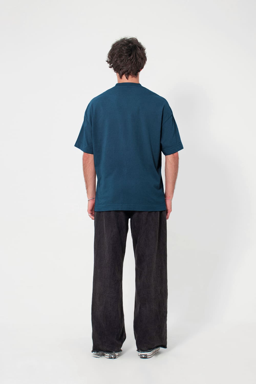 ￼Camiseta Heavy Oversized - Azul Petróleo