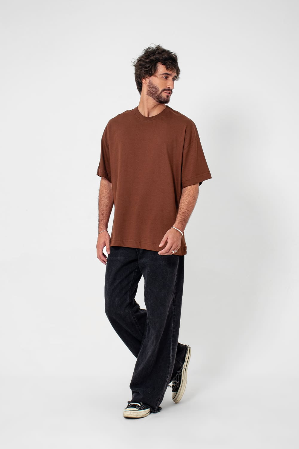 ￼Camiseta Oversized Basic - marrom