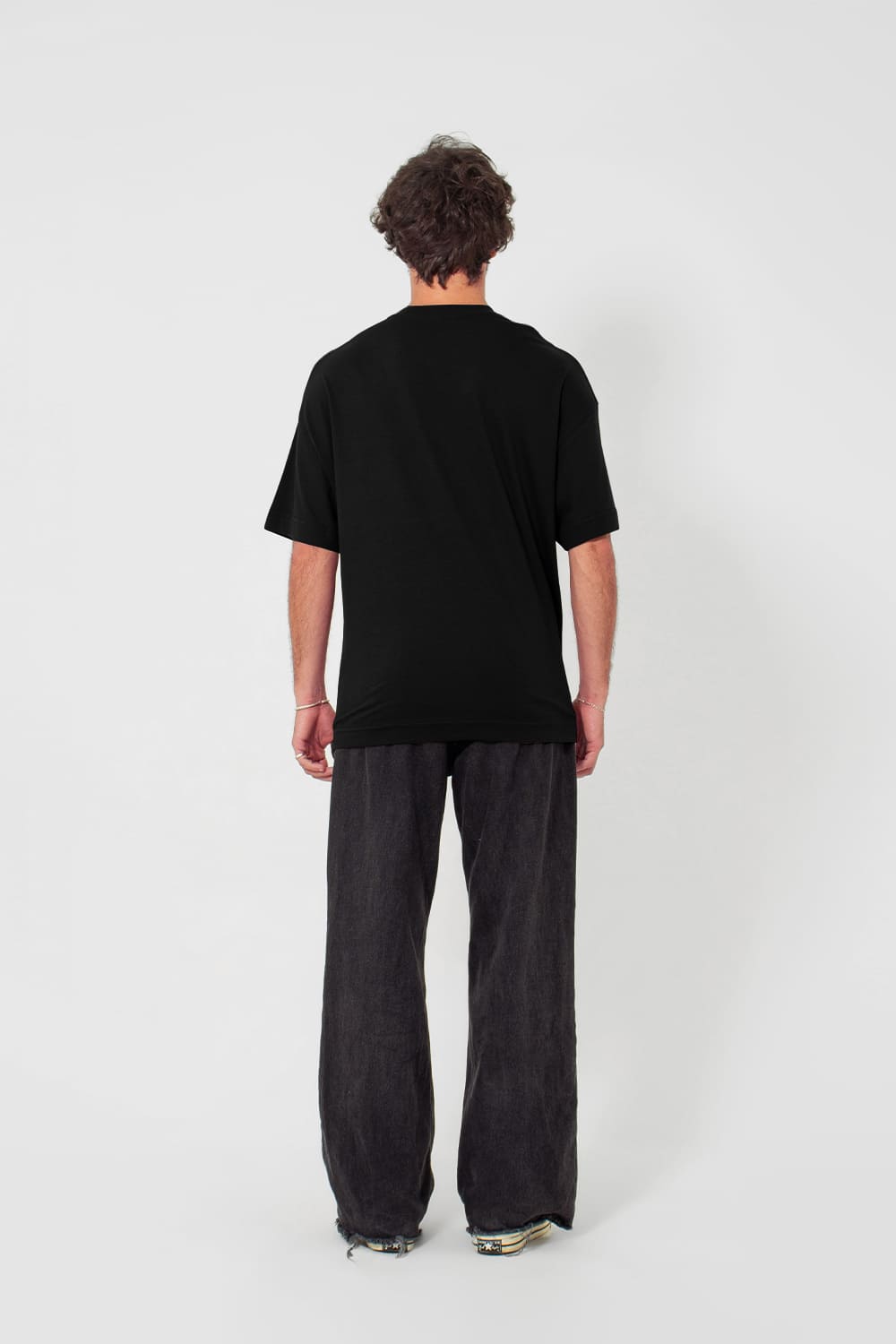 ￼Camiseta Oversized Basic - Preto