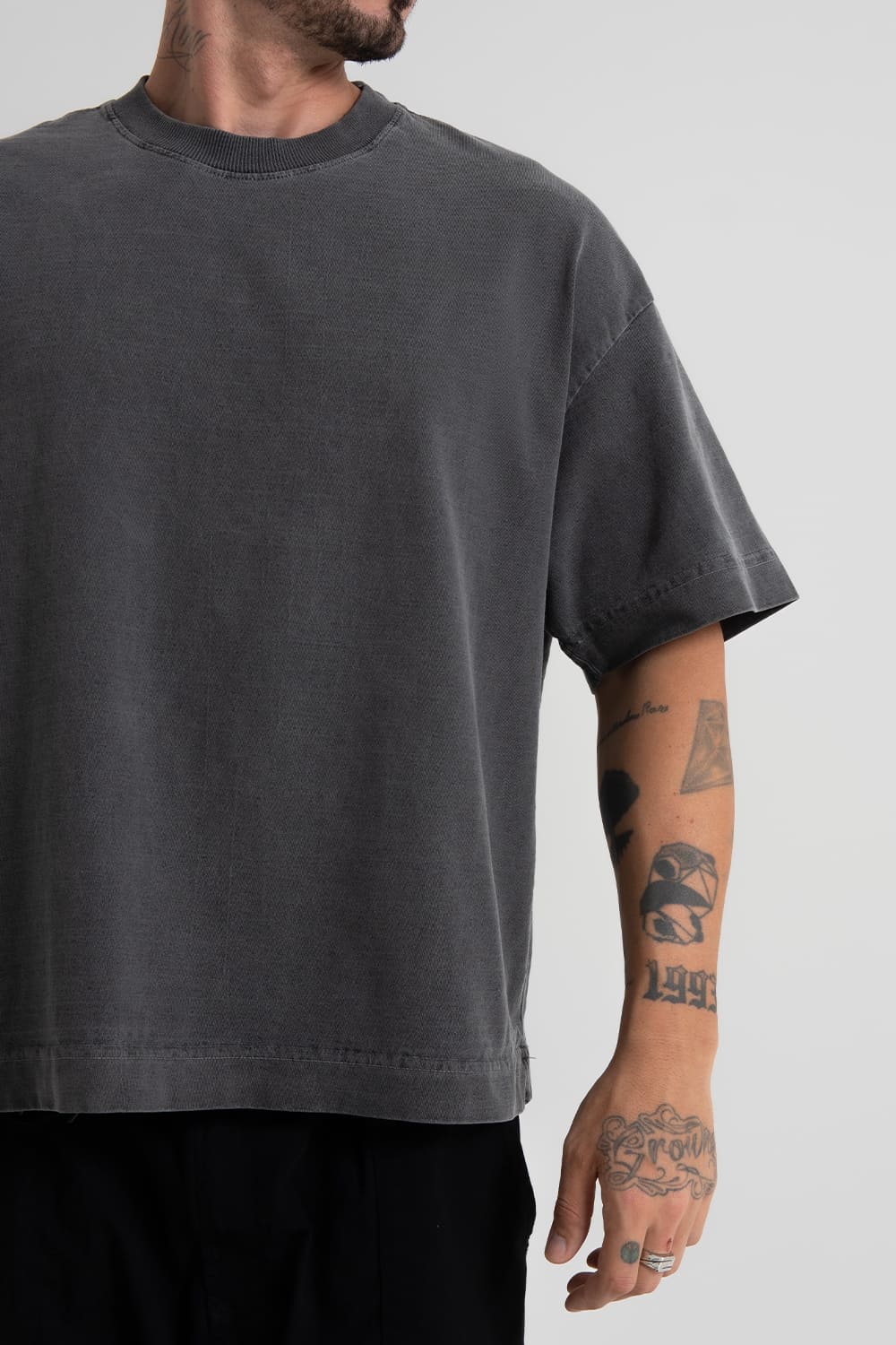 ￼Camiseta Heavy oversized Boxy - Chumbo