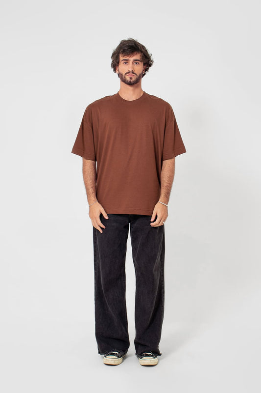 ￼Camiseta Oversized Basic - marrom