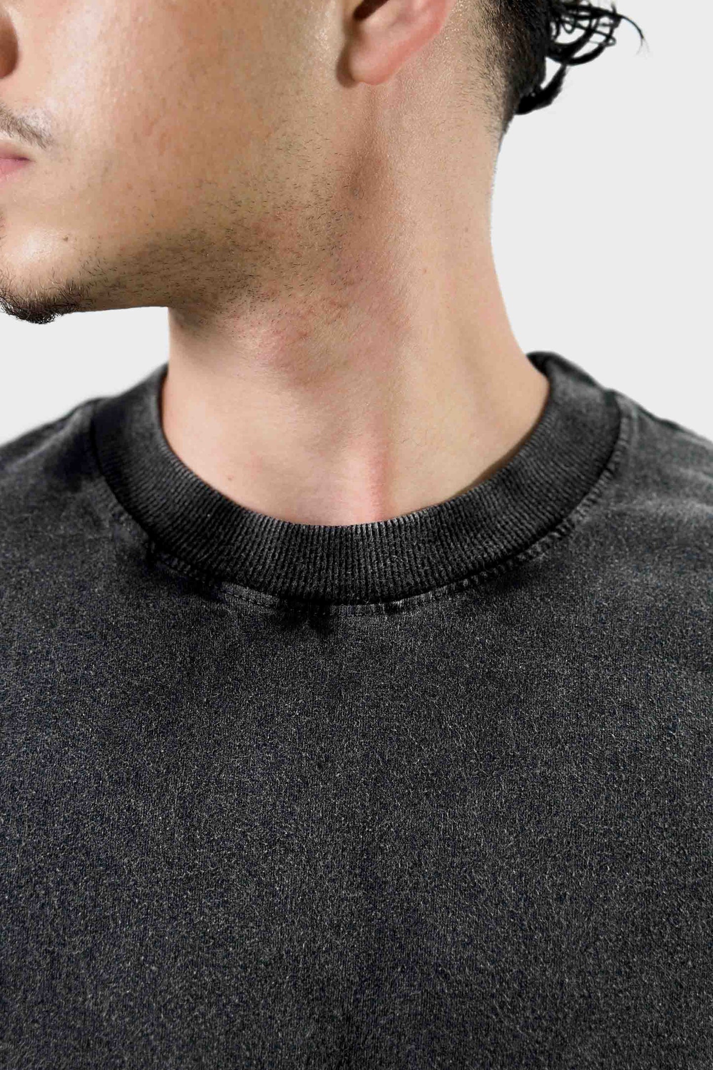 Camiseta heavy oversized boxy - preto marmorizado