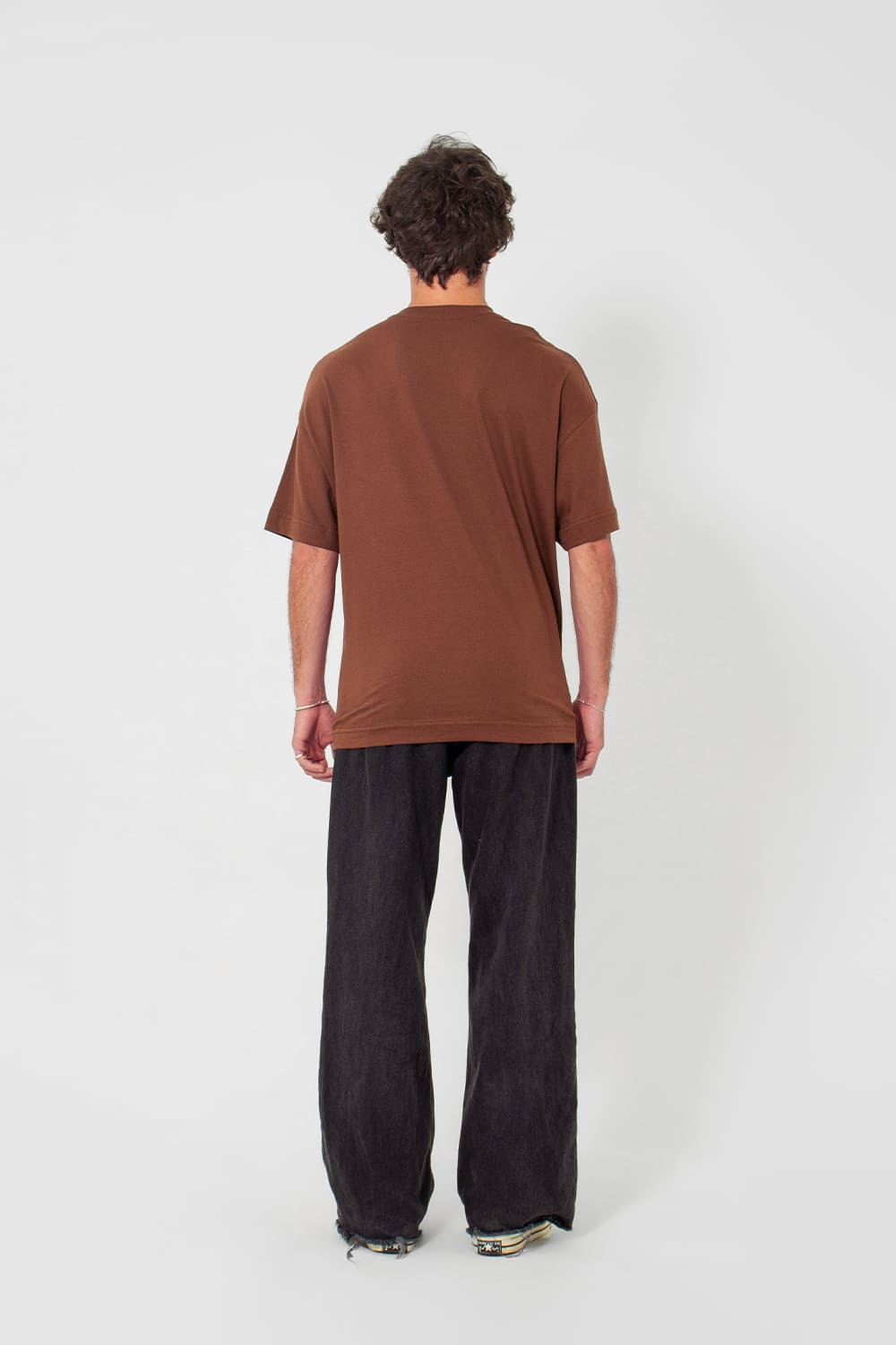 ￼Camiseta Oversized Basic - marrom