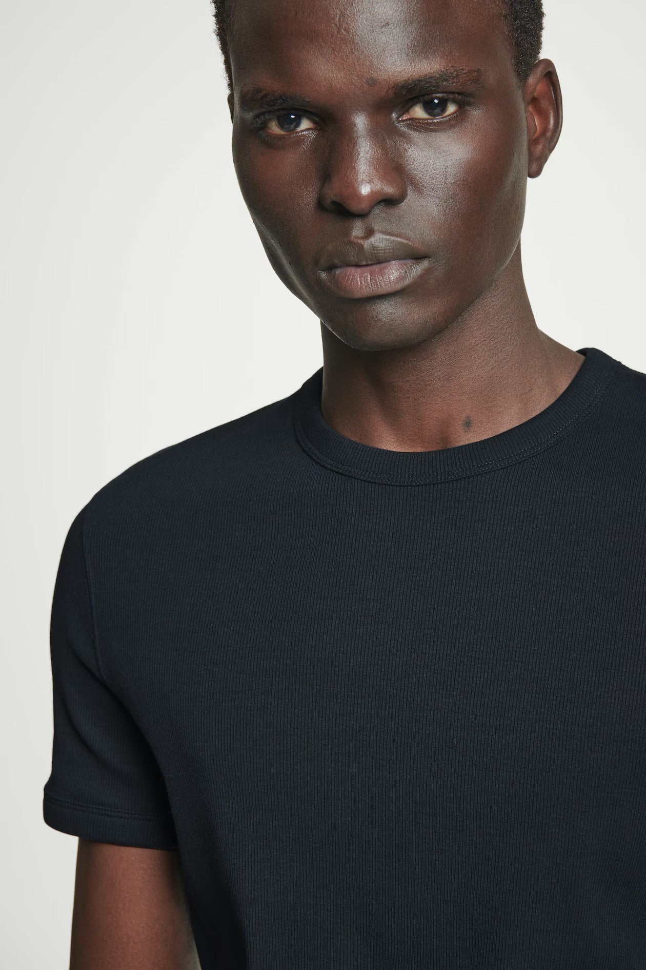 Camiseta canelada slim - preto