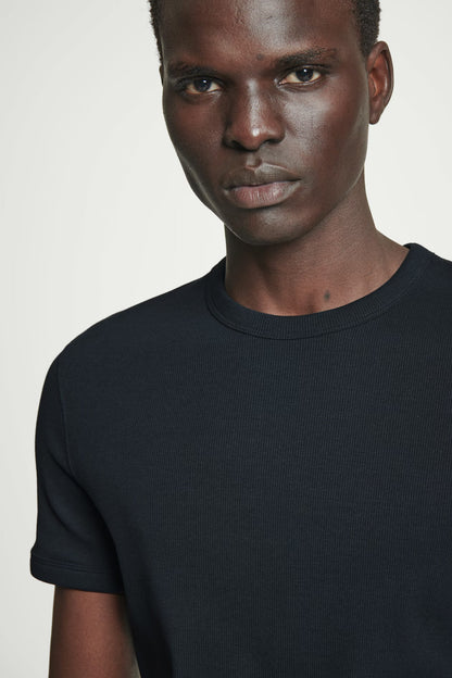 Camiseta canelada slim - preto